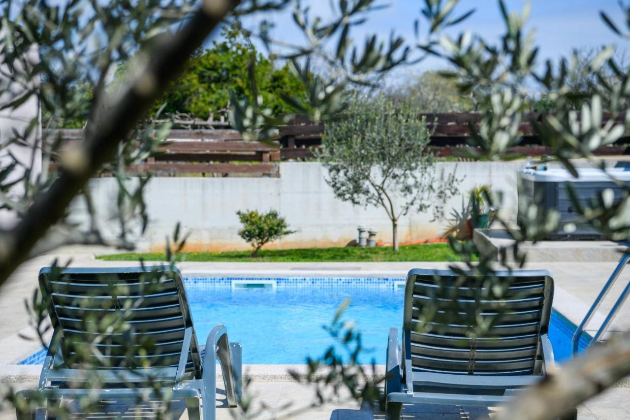 Bobo Family House With Pool Villa Vodnjan Ngoại thất bức ảnh